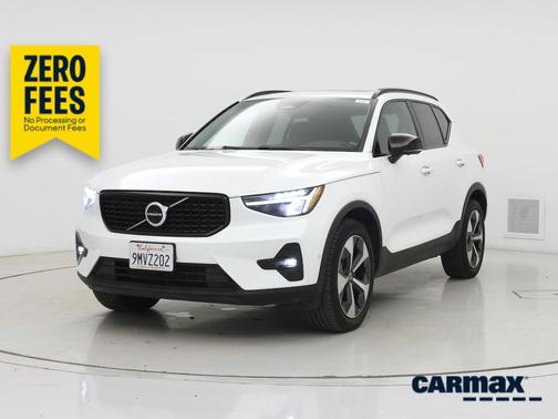 White 2023 Volvo XC40 B4 Ultimate Dark Theme