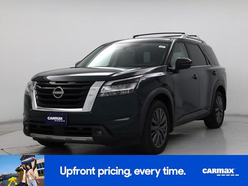 Green 2022 Nissan Pathfinder SL