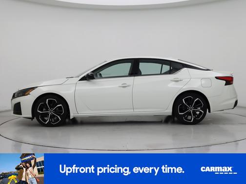 White 2023 Nissan Altima SR