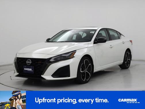 White 2023 Nissan Altima SR