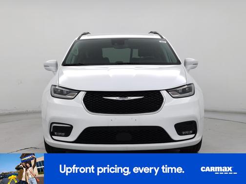 White 2022 Chrysler Pacifica Touring L