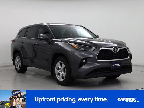 Gray 2024 Toyota Highlander LE