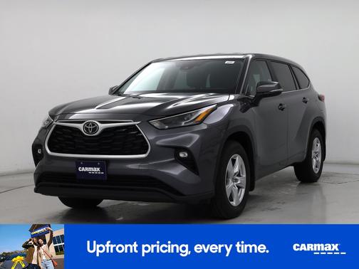 Gray 2024 Toyota Highlander LE