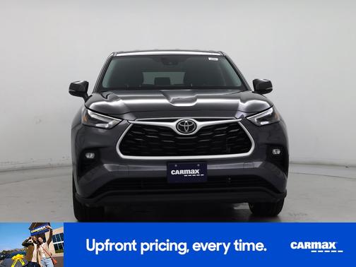 Gray 2024 Toyota Highlander LE