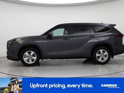 Gray 2024 Toyota Highlander LE
