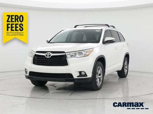 White 2015 Toyota Highlander XLE