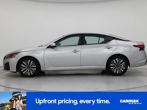 Silver 2023 Nissan Altima SV