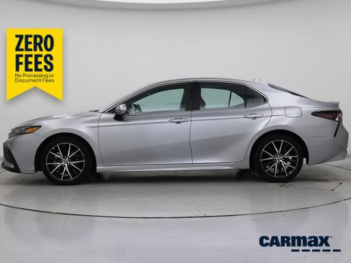 Silver 2023 Toyota Camry SE