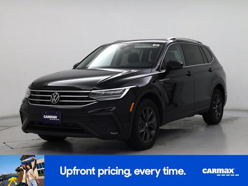 Black 2023 Volkswagen Tiguan SE