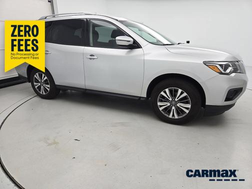Silver 2019 Nissan Pathfinder SV