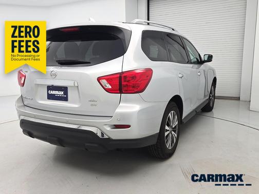 Silver 2019 Nissan Pathfinder SV