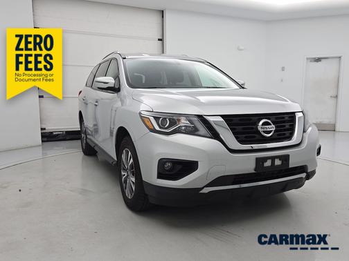 Silver 2019 Nissan Pathfinder SV