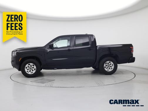 Black 2024 Nissan Frontier SV