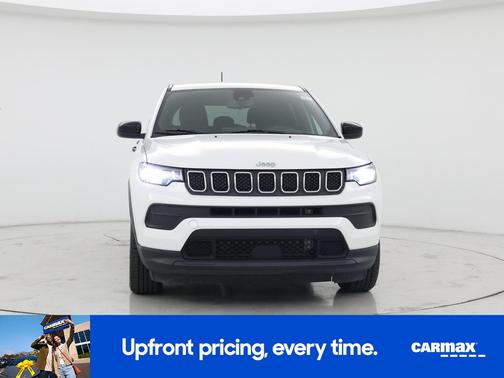 White 2023 Jeep Compass Sport