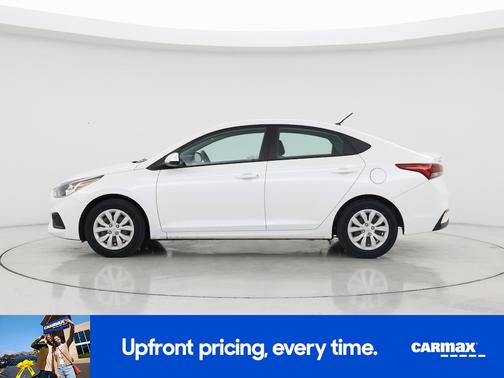 White 2021 Hyundai Accent SE