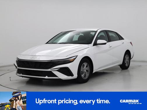 2024 Hyundai ELANTRA SE