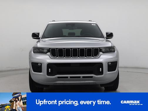 Silver 2022 Jeep Grand Cherokee Overland
