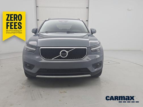 Gray 2021 Volvo XC40 T5 Momentum