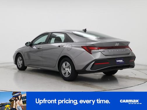2024 Hyundai ELANTRA SE