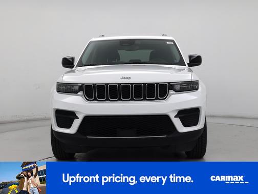 White 2023 Jeep Grand Cherokee Laredo