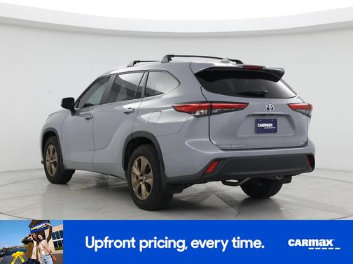 Gray 2023 Toyota Highlander Hybrid Bronze Edition