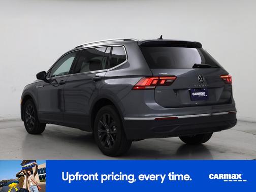 Gray 2024 Volkswagen Tiguan SE