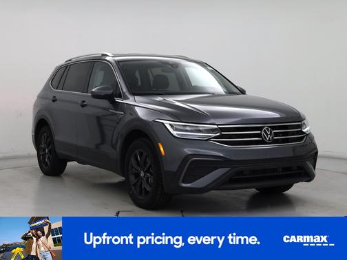 Gray 2024 Volkswagen Tiguan SE