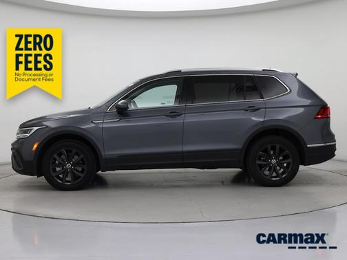 Gray 2024 Volkswagen Tiguan SE