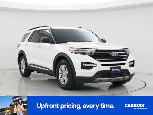 White 2021 Ford Explorer XLT