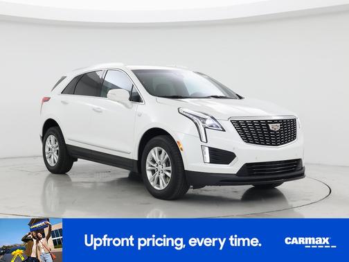 White 2022 Cadillac XT5 Luxury