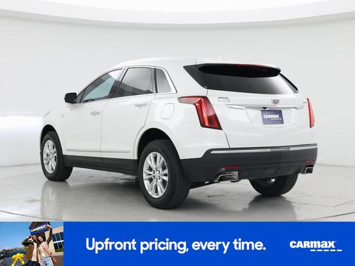 White 2022 Cadillac XT5 Luxury