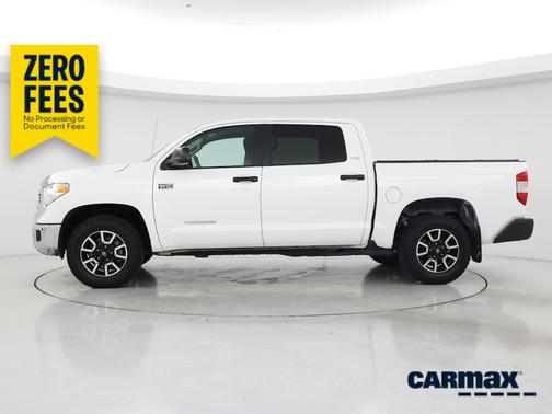 White 2017 Toyota Tundra SR5