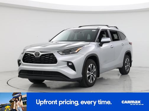 Silver 2024 Toyota Highlander XLE
