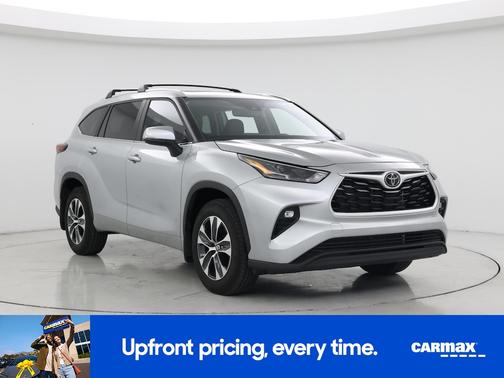 Silver 2024 Toyota Highlander XLE