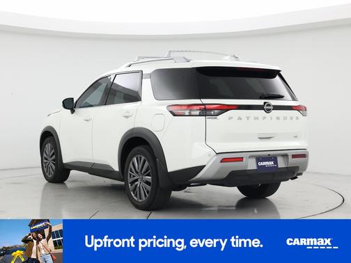 White 2023 Nissan Pathfinder SL