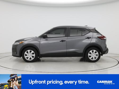 Gray 2022 Nissan Kicks S