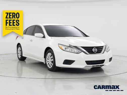 White 2016 Nissan Altima S