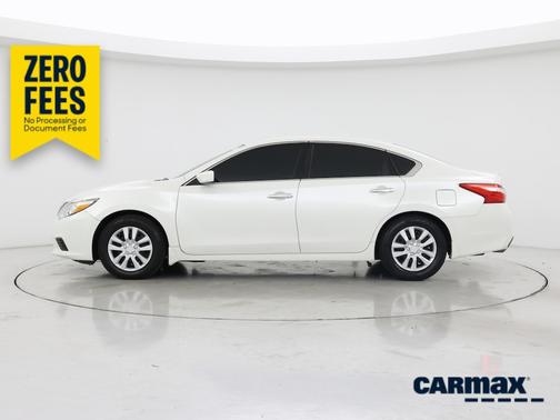 White 2016 Nissan Altima S