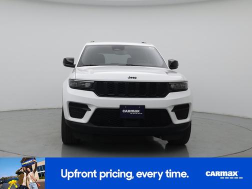 White 2022 Jeep Grand Cherokee Altitude