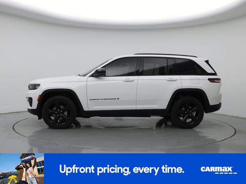 White 2022 Jeep Grand Cherokee Altitude