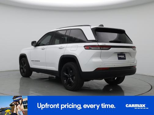 White 2022 Jeep Grand Cherokee Altitude