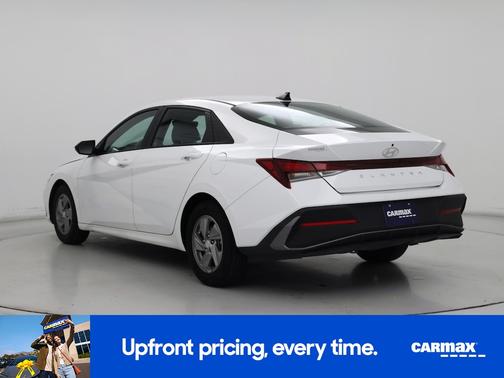 2024 Hyundai ELANTRA SE