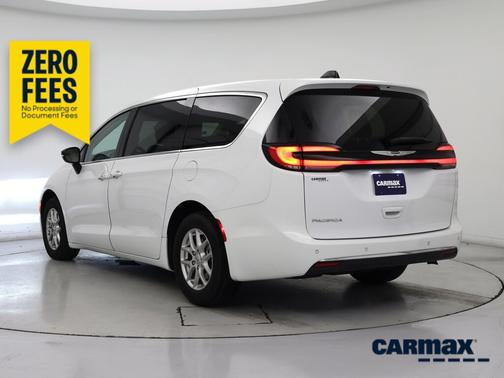 White 2024 Chrysler Pacifica Touring L