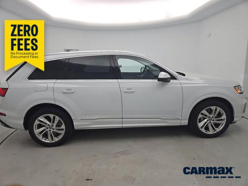 White 2021 Audi Q7 Premium