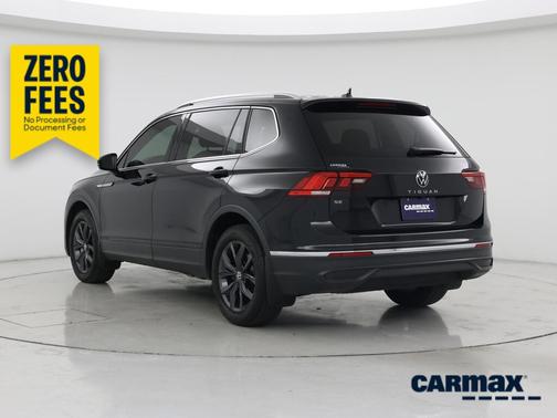Black 2022 Volkswagen Tiguan SE