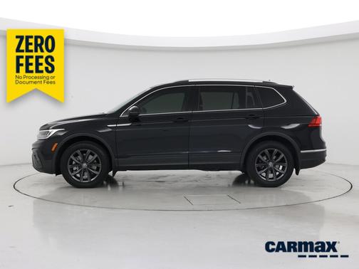 Black 2022 Volkswagen Tiguan SE