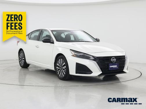 White 2025 Nissan Altima SV