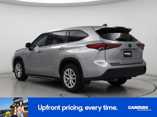 Silver 2022 Toyota Highlander L