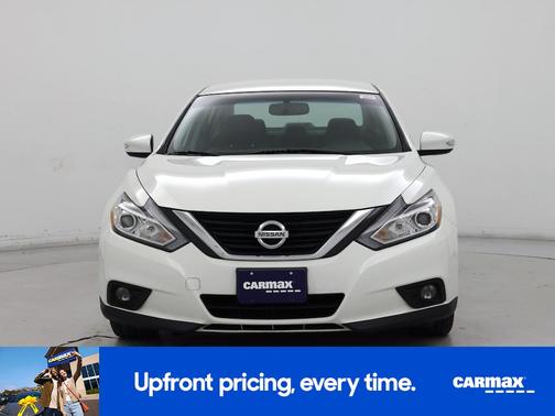 White 2018 Nissan Altima SL