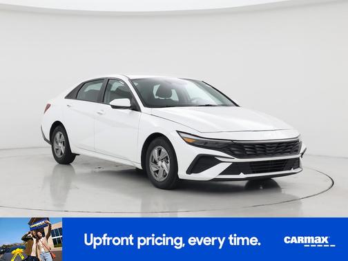 2024 Hyundai ELANTRA SE
